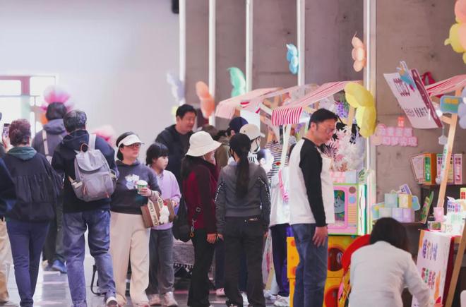 来门头沟古村享受松弛假日！金隅琉璃文创园成微度假胜地